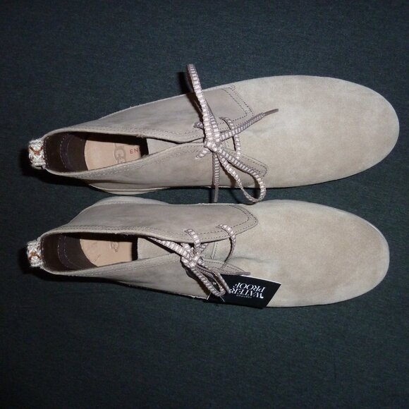 Ugg Mens Freamon Waterproof Chukka Boot. Taupe (tan/gray) color. Excellent used - Picture 2 of 14